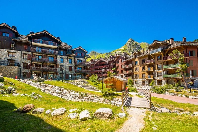 Arc 1950 Village