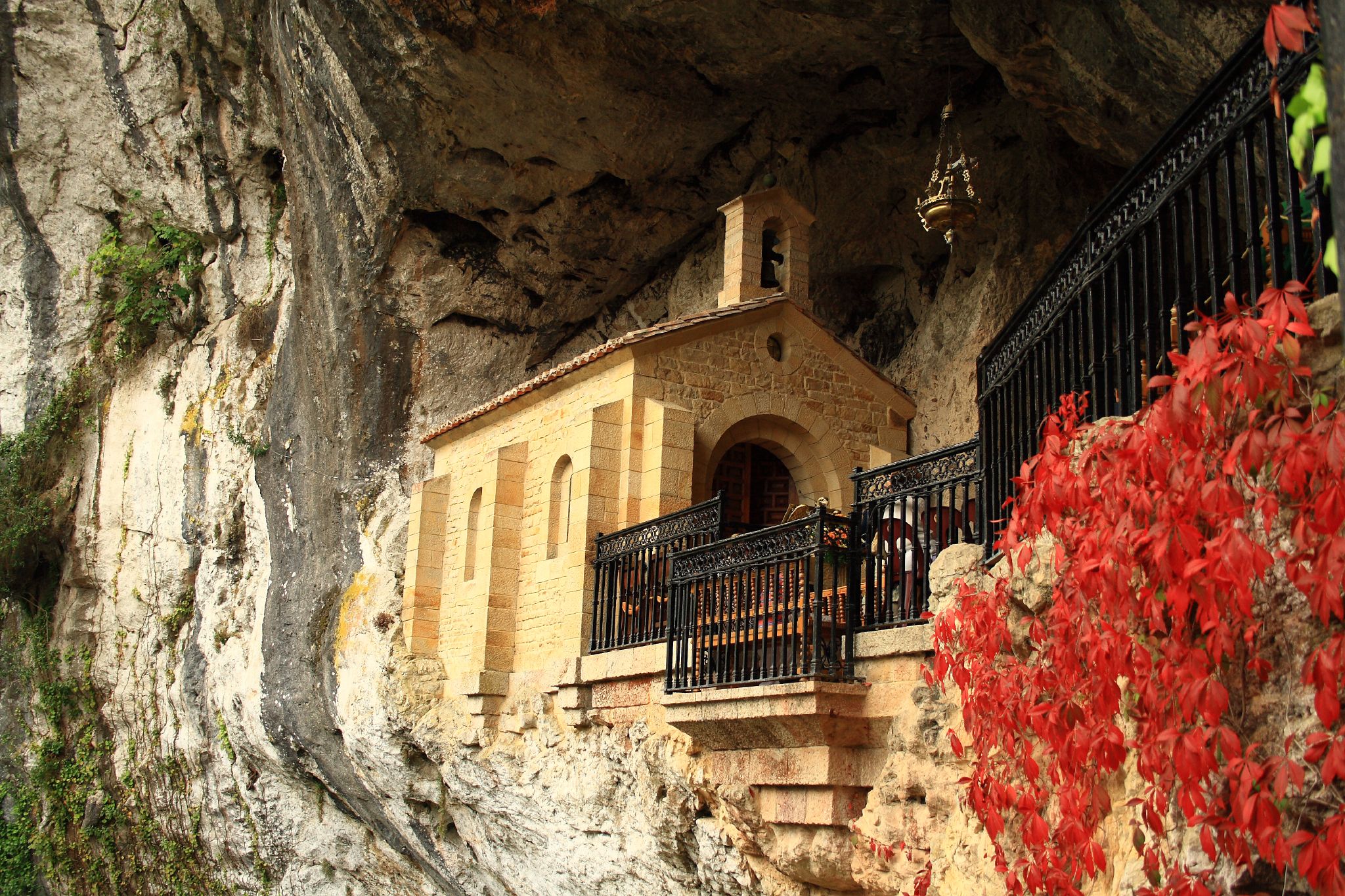 Santa Cueva de Covadonga