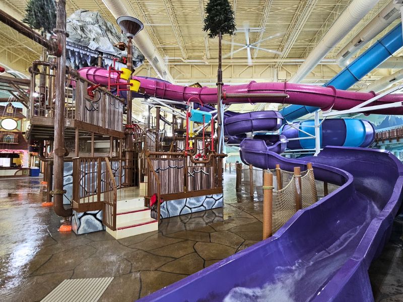 Avalanche Bay Indoor Waterpark
